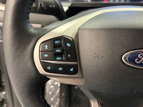 Used 2023 Ford Explorer XLT w/ Equipment Group 202A AWD/4WD image 16