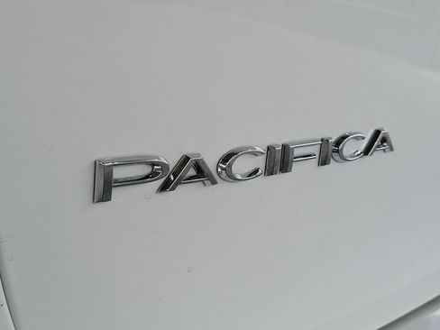 New 2026 Chrysler Pacifica Select FWD image 6