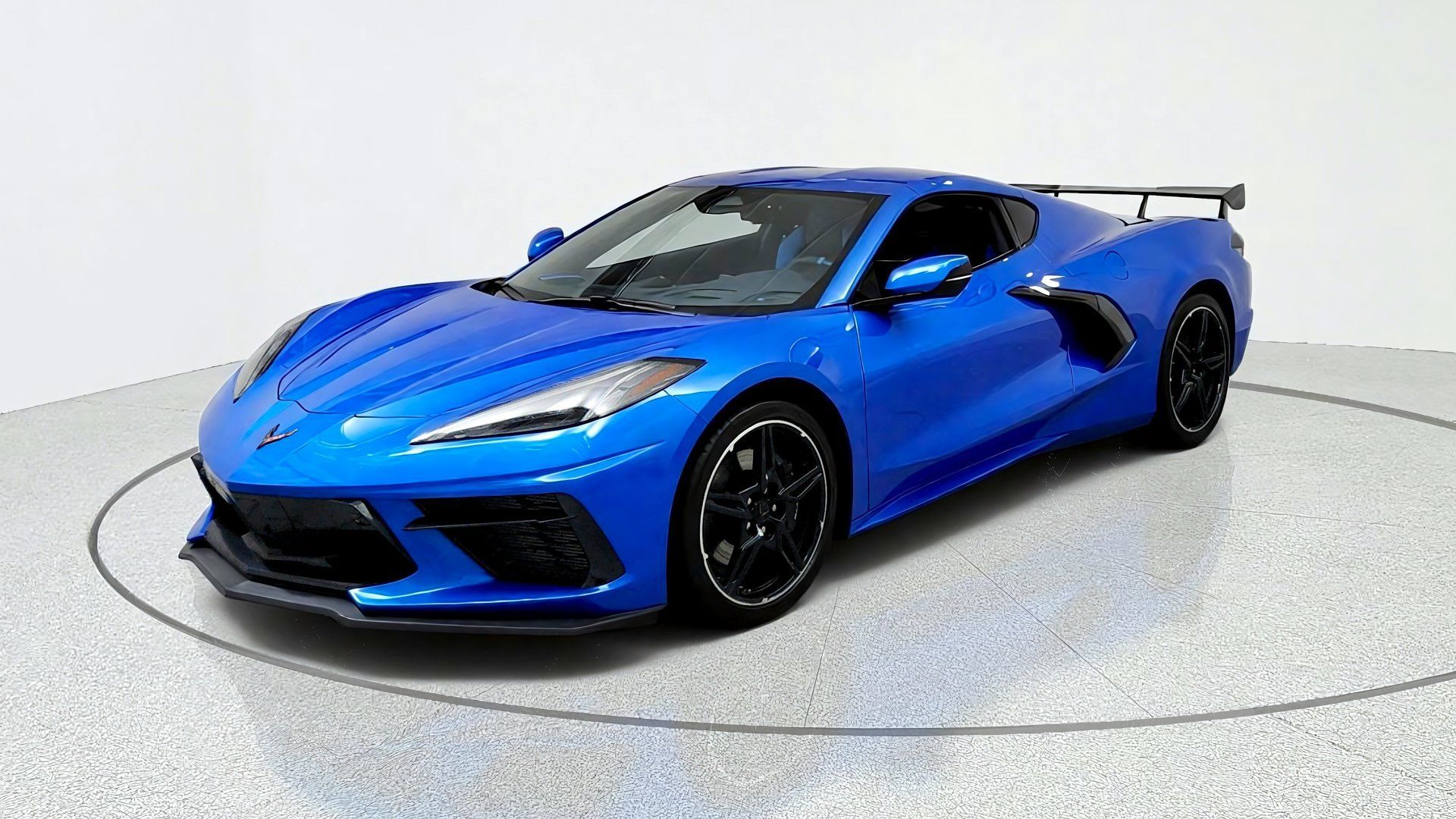 Used 2025 Chevrolet Corvette Stingray Premium Cpe w/ Z51 Performance Package RWD image 1