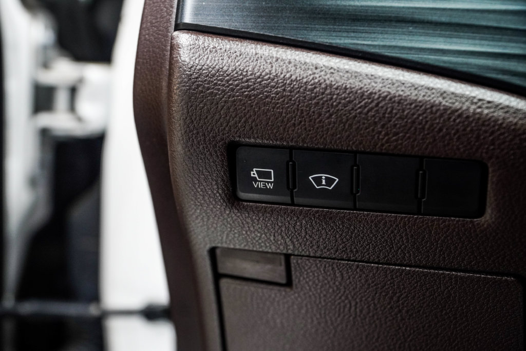 Used 2020 Lexus ES 300h Ultra Luxury FWD image 31