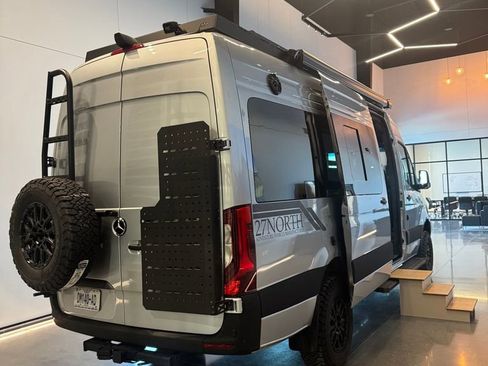 Used 2025 Mercedes-Benz Sprinter 2500 image 6