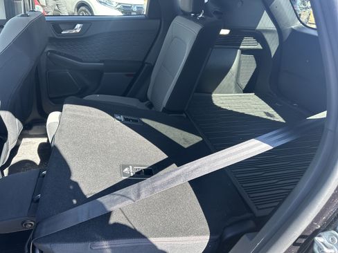 Used 2020 Ford Escape SE image 15