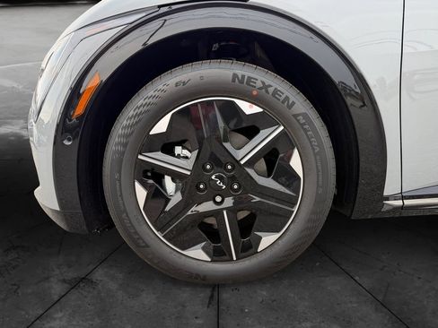 New 2026 Kia EV6 Wind RWD image 14