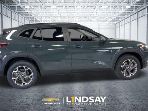 New 2026 Chevrolet Trax LT w/ Driver Confidence Package FWD image 2