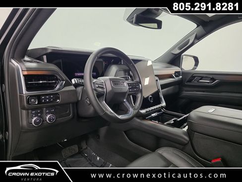 Used 2025 GMC Yukon XL Denali AWD/4WD image 30