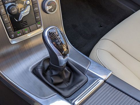 Used 2016 Volvo S60 T5 Premier w/ Convenience Package image 21