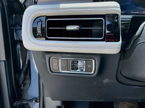 Used 2025 Lincoln Aviator AWD w/ Equipment Group 101A image 10