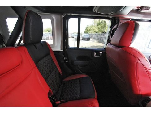 Used 2025 Jeep Wrangler Unlimited Sport AWD/4WD image 13
