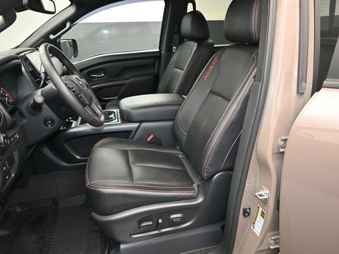 Used 2022 Nissan Titan PRO-4X w/ Pro-4x Convenience Package AWD/4WD image 20
