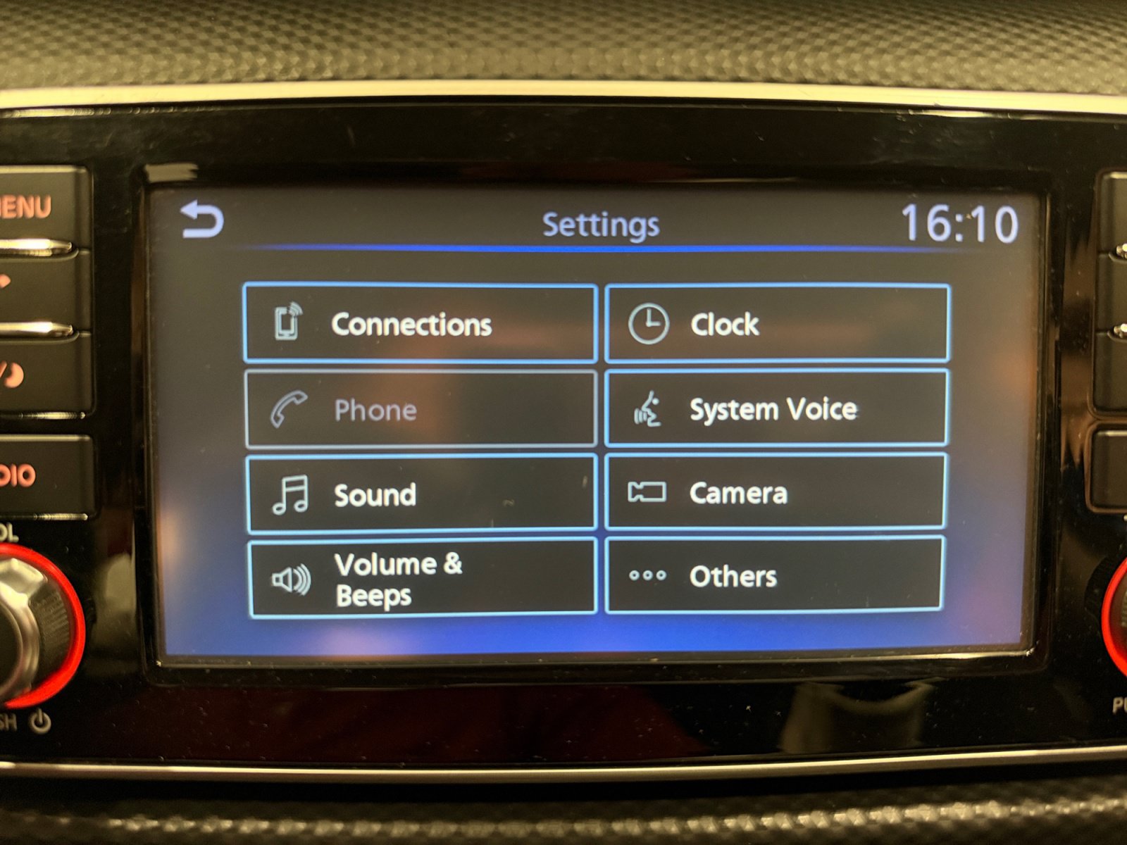 Used 2022 Nissan Kicks S FWD image 32