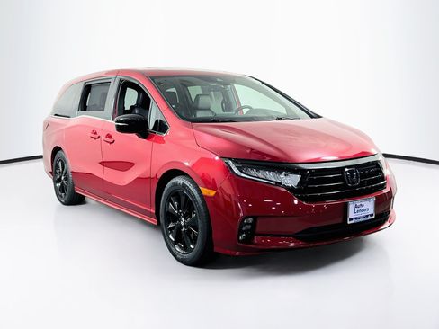 Used 2023 Honda Odyssey Sport image 3