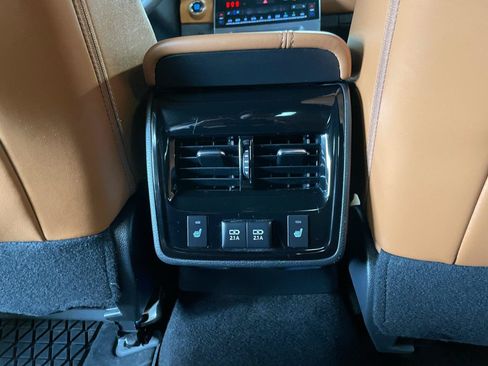 Used 2019 Toyota Avalon Limited w/ Advanced Safety Package FWD image 20