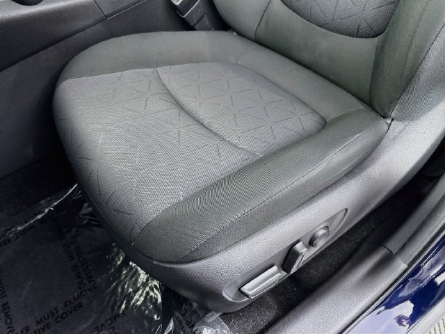 Used 2022 Toyota RAV4 XLE w/ Convenience Package AWD/4WD image 17