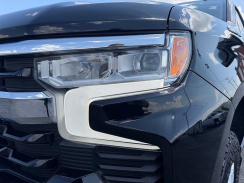 Used 2022 Chevrolet Silverado 1500 LT AWD/4WD image 7