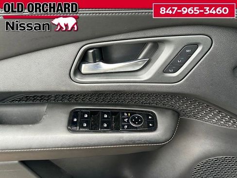 Used 2023 Nissan Ariya AWD image 10