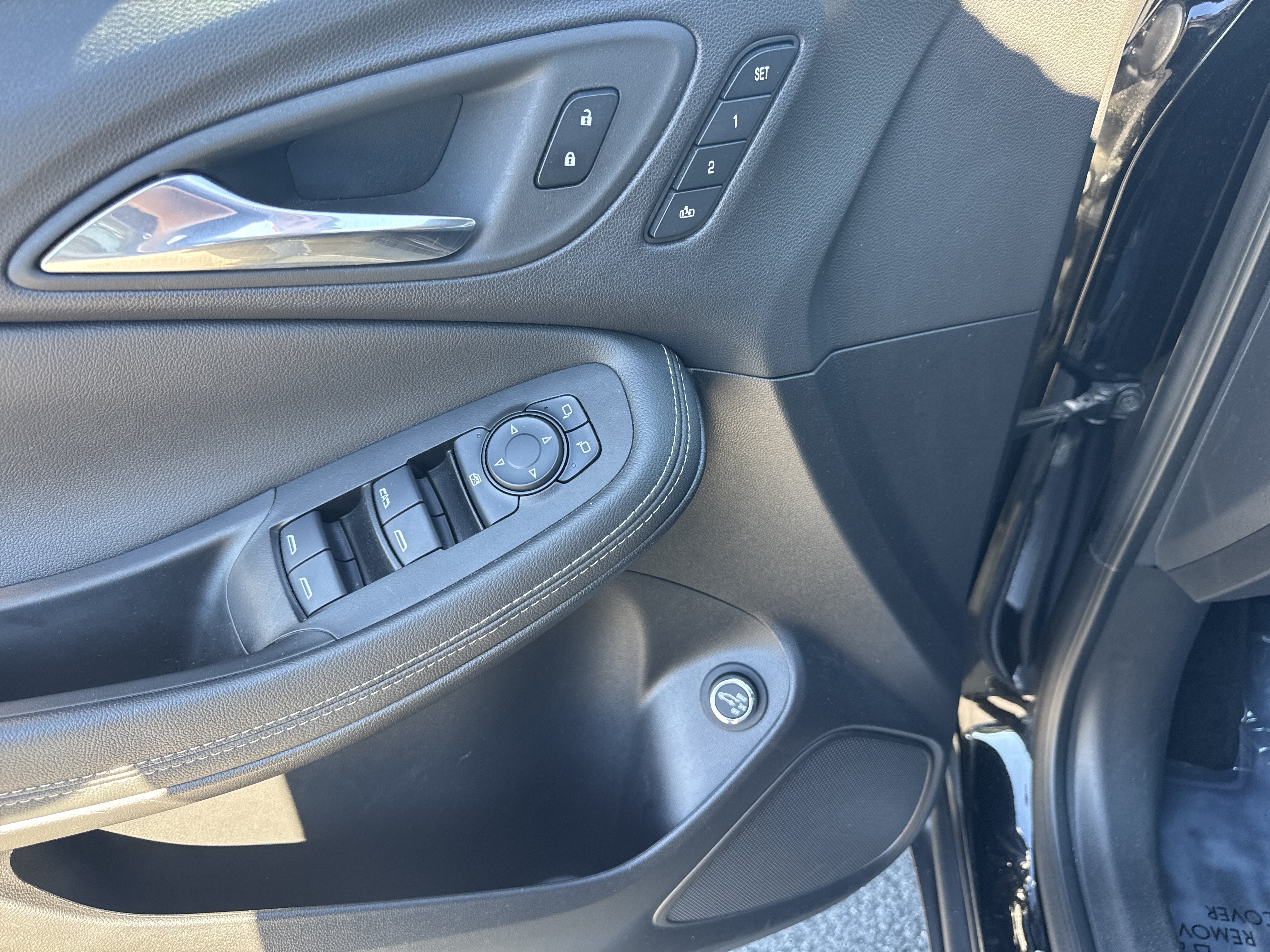 Used 2023 Buick Encore GX Essence w/ Advanced Technology Package FWD image 15