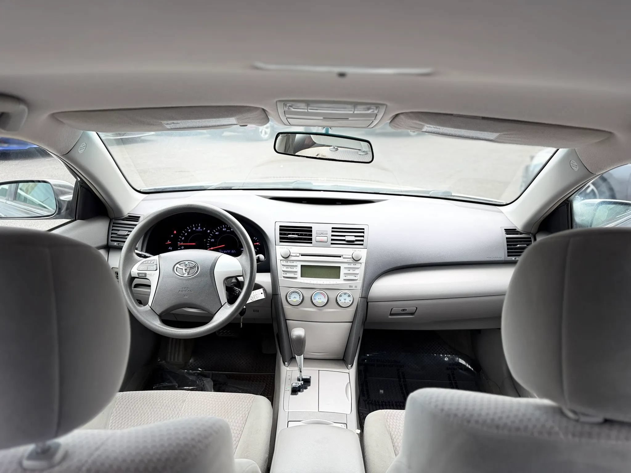 Used 2010 Toyota Camry LE FWD image 24