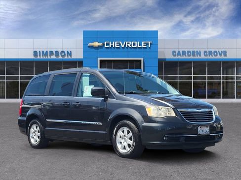Used 2012 Chrysler Town & Country Touring FWD image 1