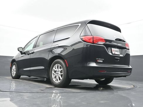 Used 2023 Chrysler Voyager LX FWD image 50