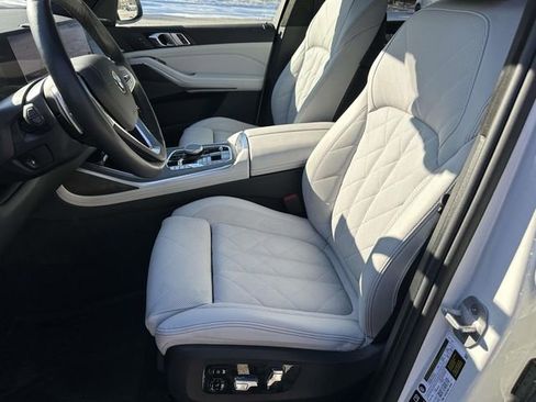 Certified 2025 BMW X7 xDrive40i w/ Premium Package image 27