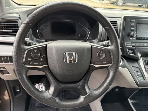 Used 2018 Honda Odyssey LX image 18