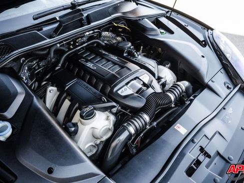 Used 2015 Porsche Cayenne Turbo image 69