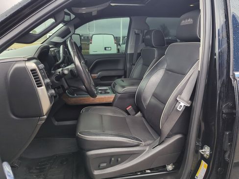 Used 2018 Chevrolet Silverado 2500 High Country w/ Duramax Plus Package image 14