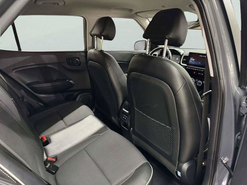 Used 2024 Hyundai Venue Limited FWD image 35