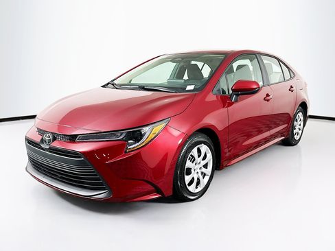 Used 2025 Toyota Corolla LE FWD image 3