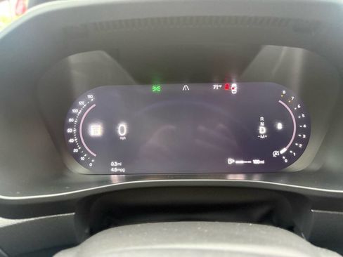Used 2023 Volvo XC40 B5 Plus AWD/4WD image 12