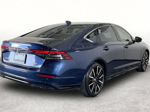 Used 2024 Honda Accord Touring image 2