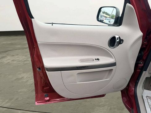 Used 2007 Chevrolet HHR LS FWD image 14