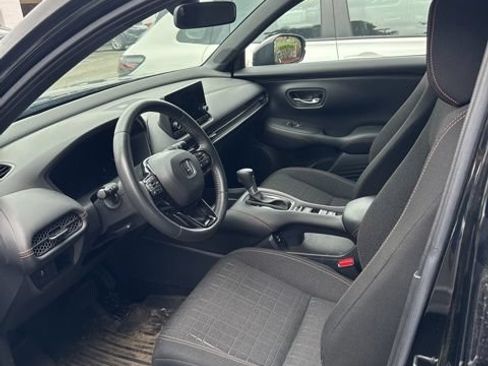 Used 2024 Honda HR-V Sport image 8