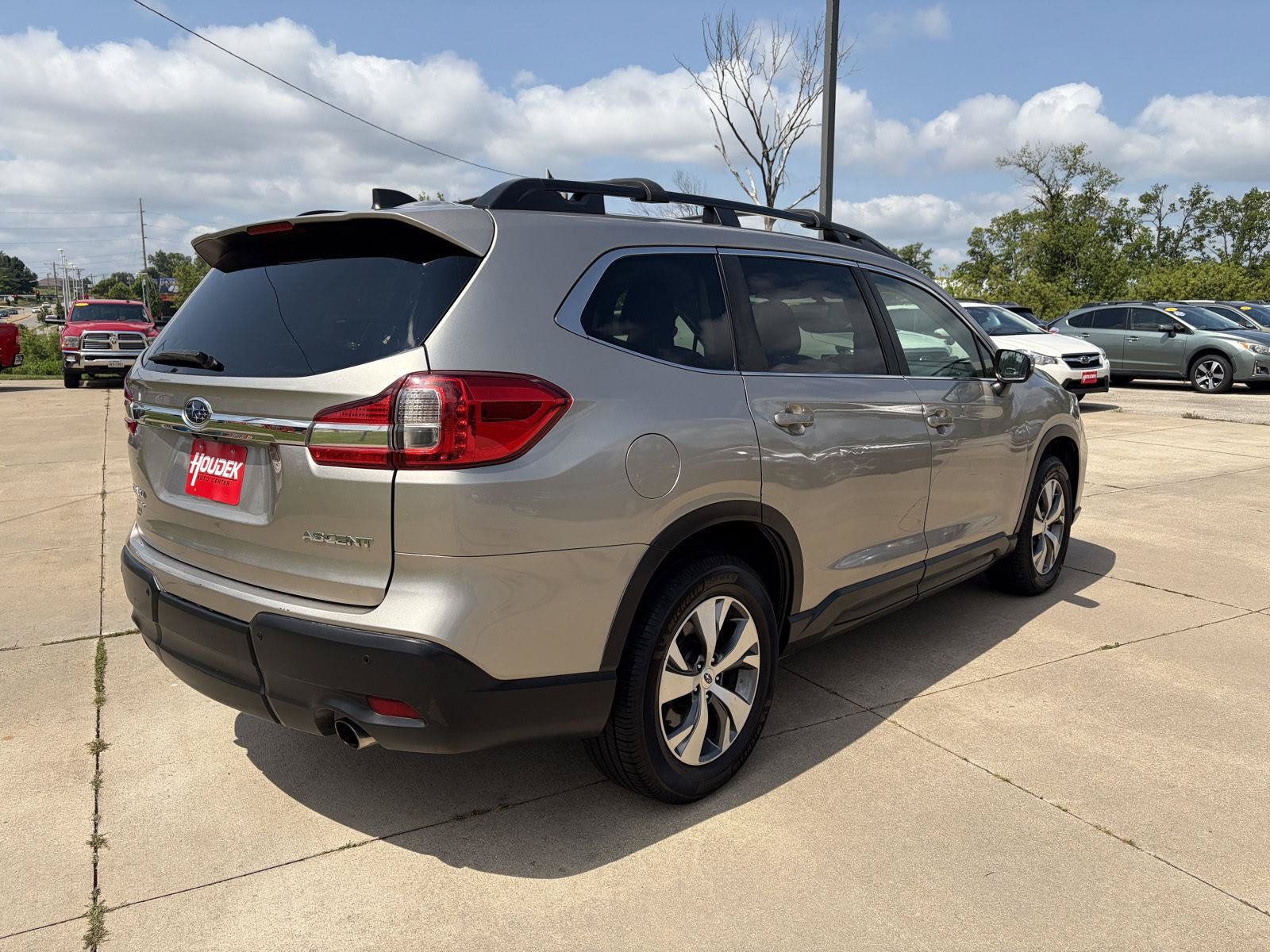 Used 2019 Subaru Ascent Premium AWD/4WD image 8