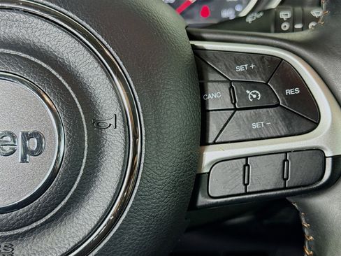 Used 2018 Jeep Compass Latitude w/ Popular Equipment Group image 14