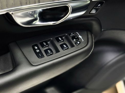 Used 2023 Volvo XC90 B6 Ultimate image 13