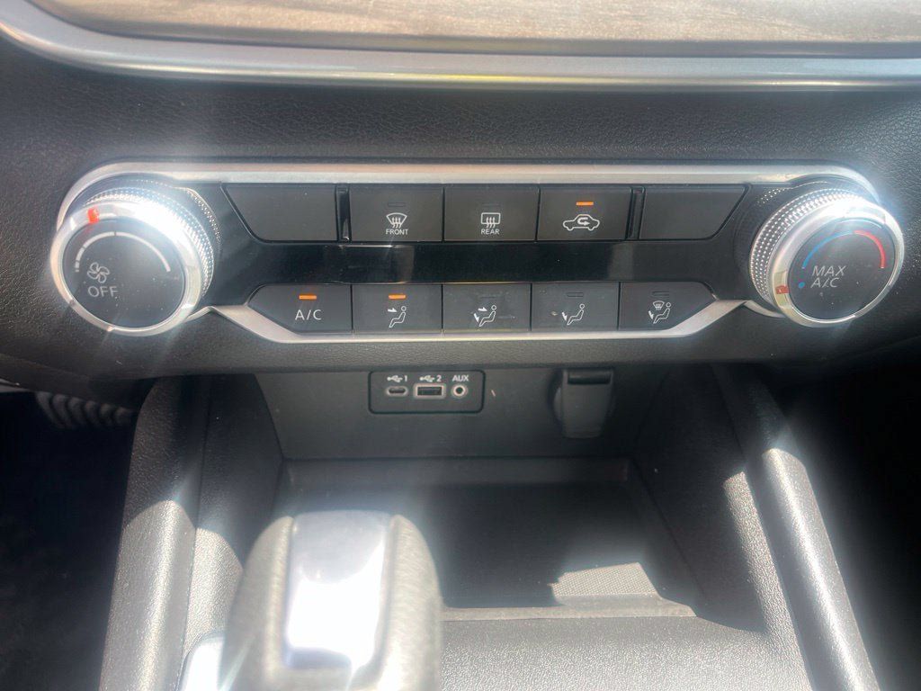 Used 2025 Nissan Altima 2.5 SV FWD image 17