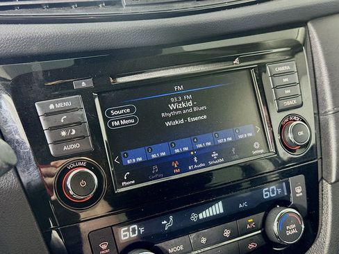 Used 2019 Nissan Rogue SV image 22