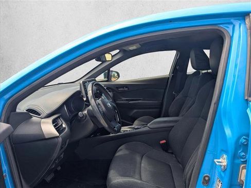Used 2019 Toyota C-HR XLE image 14