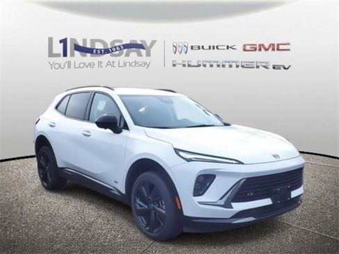 New 2025 Buick Envision Sport Touring image 2