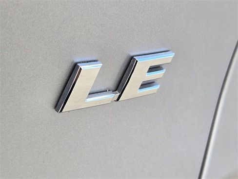 Used 2020 Toyota RAV4 LE image 13