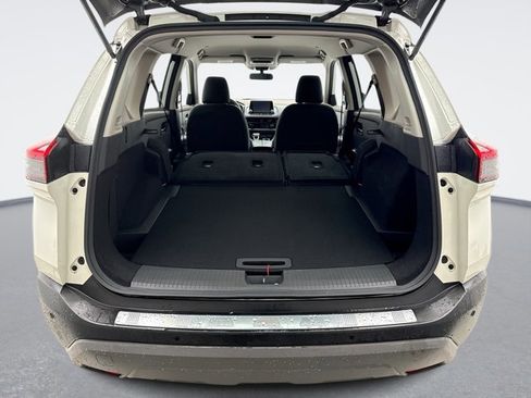 Used 2023 Nissan Rogue SV image 21