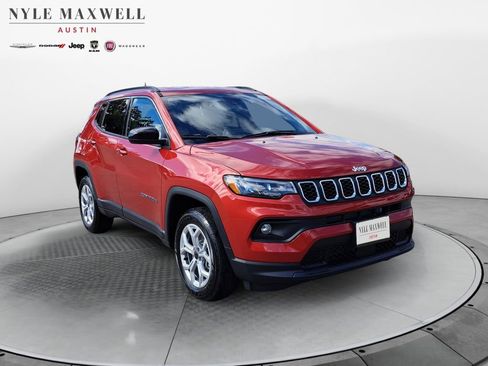 New 2026 Jeep Compass Latitude image 2