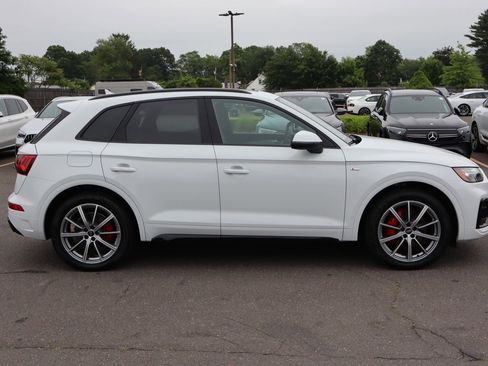 Used 2024 Audi Q5 e Premium Plus w/ Premium Plus Package image 4