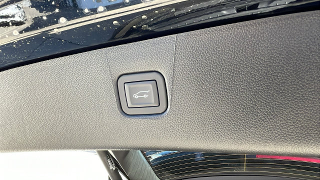 New 2026 Chevrolet Blazer LT w/ Convenience Package FWD image 34
