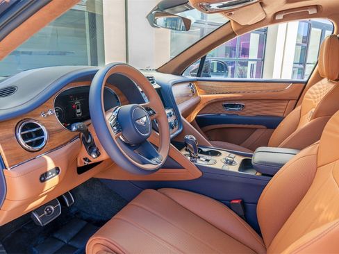 Used 2024 Bentley Bentayga image 8