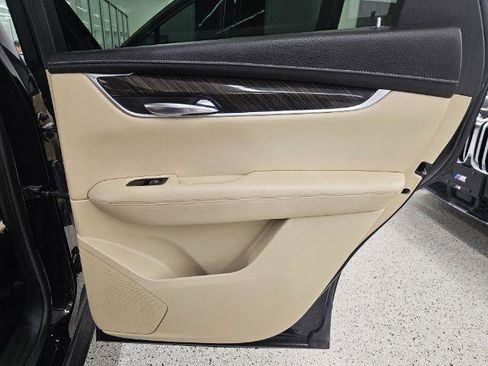 Used 2017 Cadillac XT5 FWD image 27