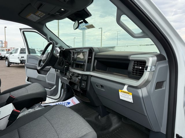 Used 2025 Ford F550 4x4 Regular Cab Super Duty image 13
