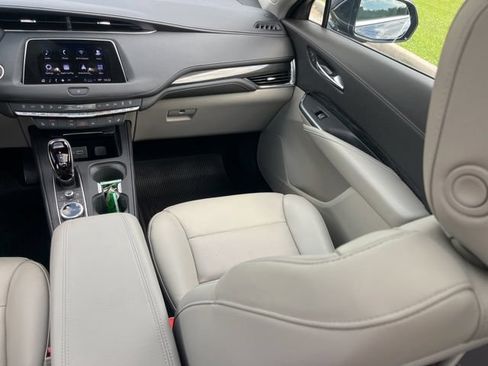 Certified 2023 Cadillac XT4 Premium Luxury FWD image 31