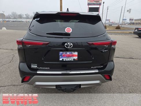 New 2026 Toyota Highlander Platinum image 30